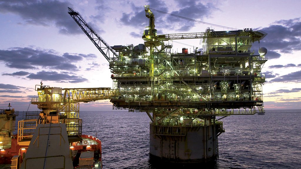 Venda de ativos da Petrobras deve manter suas ações em alta no curto prazo