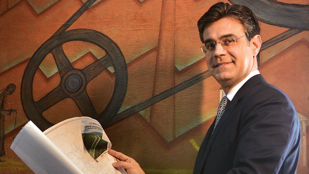 Visão liberal: o vice-governador, Rodrigo Garcia (DEM), presidente do Conselho Gestor de PPPs e Concessões em seu gabinete, no Palácio dos Bandeirantes