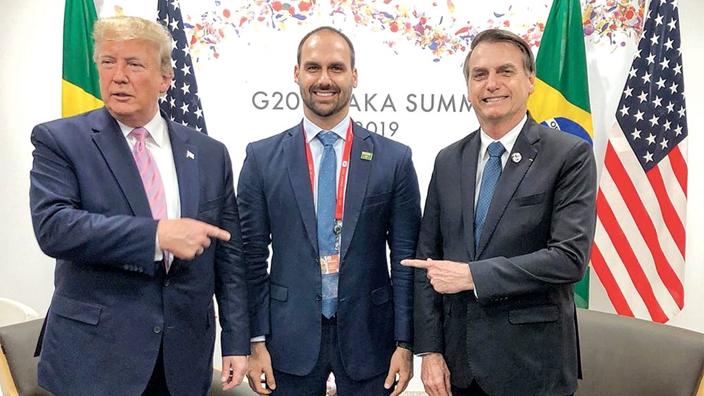 A embaixada ainda questiona a atitude de Eduardo Bolsonaro