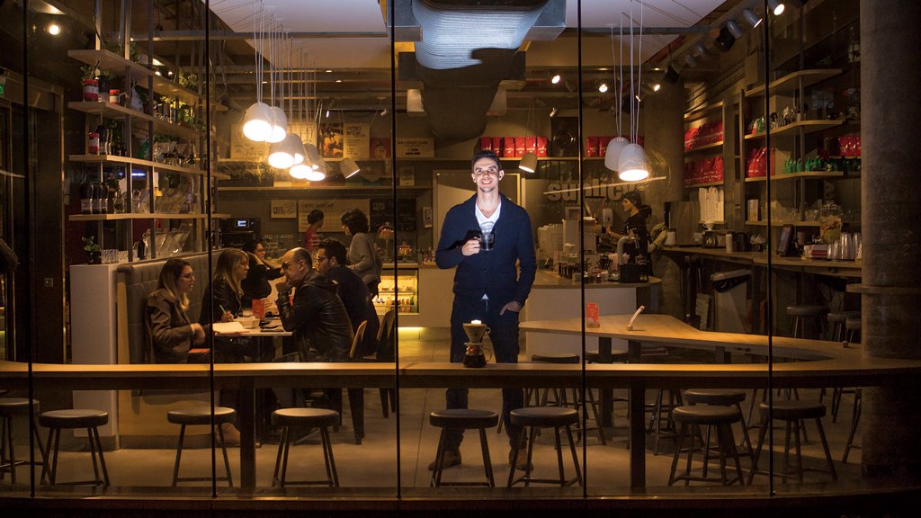 Consumindo quase nove vezes a média mundial, o Brasil se torna um mercado cada vez mais relevante cafeterias, que apostam no modelo “store in store”