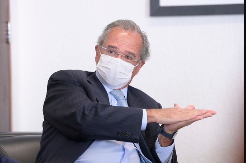 "Estamos subsidiando capital e taxando o trabalho. É inaceitável. Então, enquanto as pessoas não vierem com uma solução melhor, eu prefiro a segunda melhor, que é esse imposto de merda", afirmou Guedes