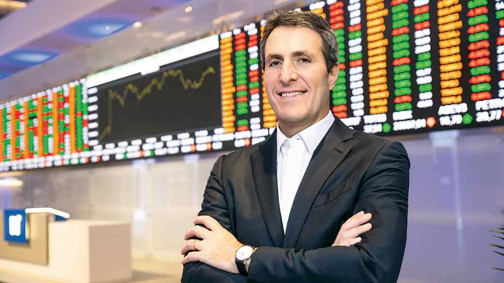 Gilson Finkelsztain CEO da B3 “A grande demanda do ano passado veio dos investidores nacionais, tanto pessoas físicas quanto institucionais. Os estrangeiros não adicionaram muitos recursos. Isso mostra o potencial que a gente tem para o futuro”.