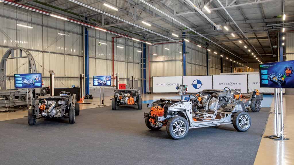 Empresa apresenta três tipos de motorização híbridas e uma elétrica (Crédito: Divulgação)