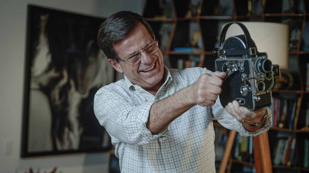 O produtor Raul Doria na nova sede de sua empresa, agora bem mais enxuta do que foi no passado. Para ele, proposta atual combina maturidade e novidade (Crédito: Marco Ankosqui)