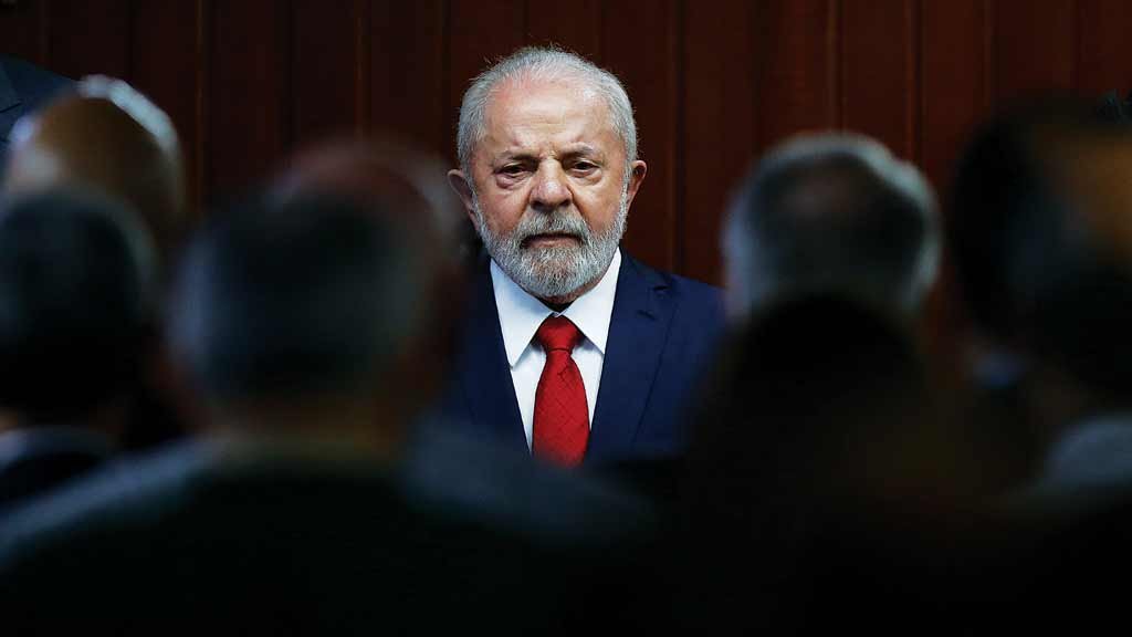 No caminho que o presidente Lula terá de percorrer para chegar à responsabilidade fiscal “e fazer o Brasil deslanchar” como ele mesmo afirmou há gigantes como o fisiológico Congresso Nacional e um sistema tributário arcaico