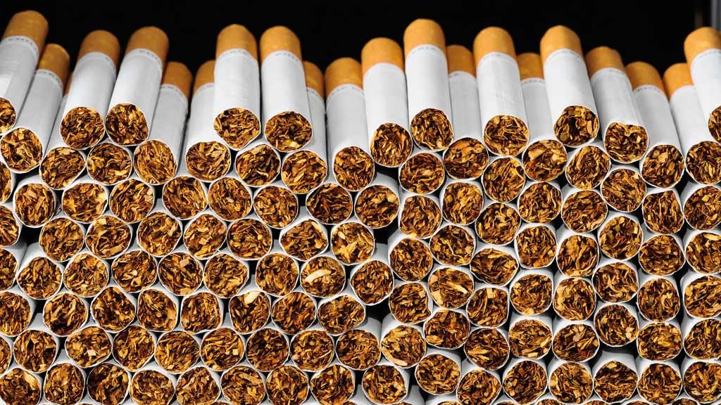 Cigarros: aumento da taxação não trouxe benefícios significativos e estimulou contrabando (Crédito: Istockphoto)