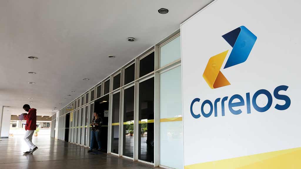 Correios atenderão a serviços da Caixa, como seguro-desemprego e FGTS