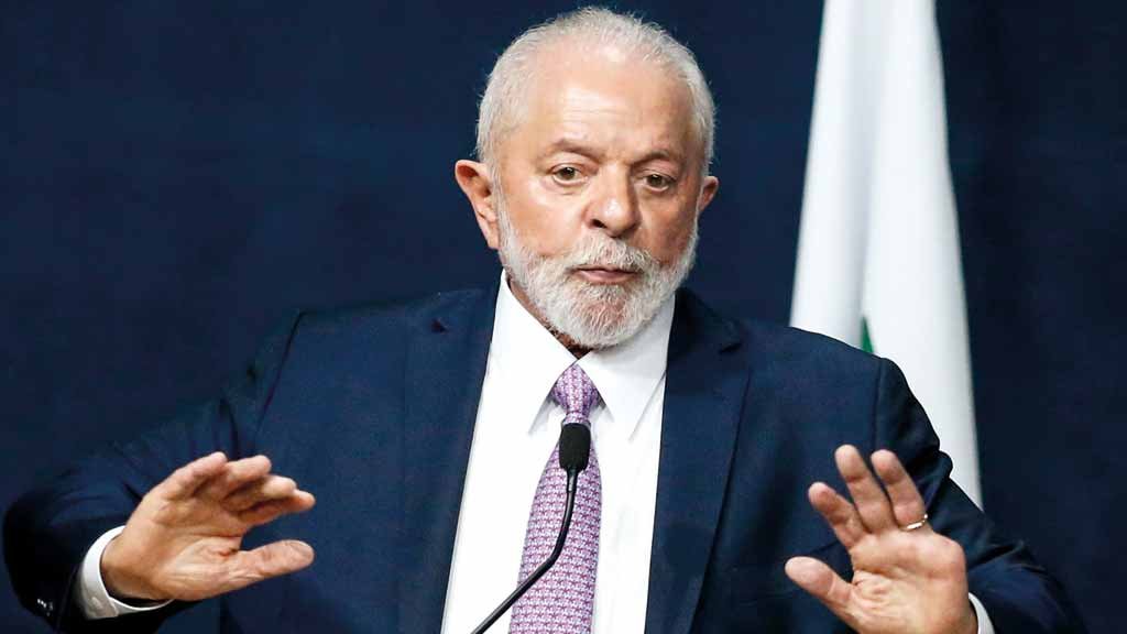 Na mesma entrevista, Lula disse que seu governo ainda está aquém do que prometeu.